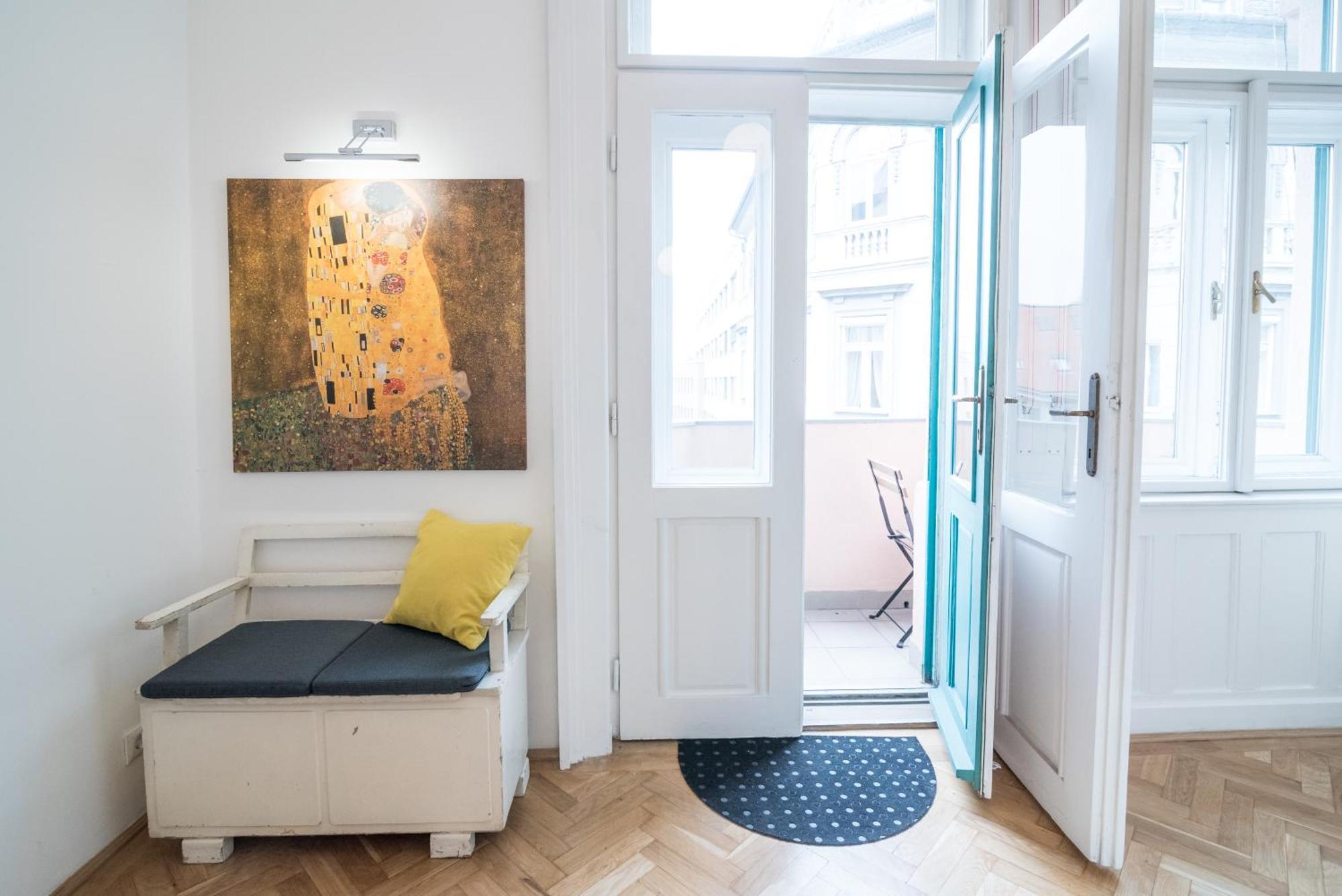 Newsunny Apartment At The Budacastle บูดาเปสต์ ภายนอก รูปภาพ